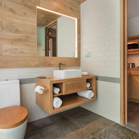 Fusion Suites Saigon-2