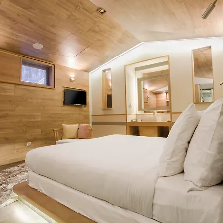 Fusion Suites Saigon-3